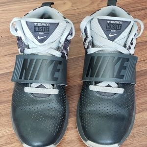 Nike Team Hustle 08